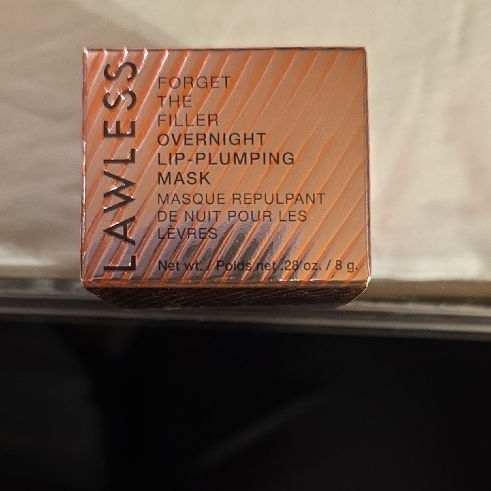 LAWLESS Forget The Filler Lip-Plumping Mask